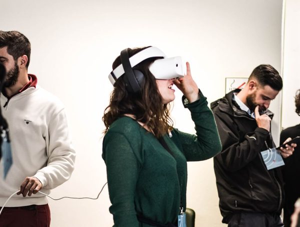 Virtual reality tools cannot solve the challenges that hybrid working presents