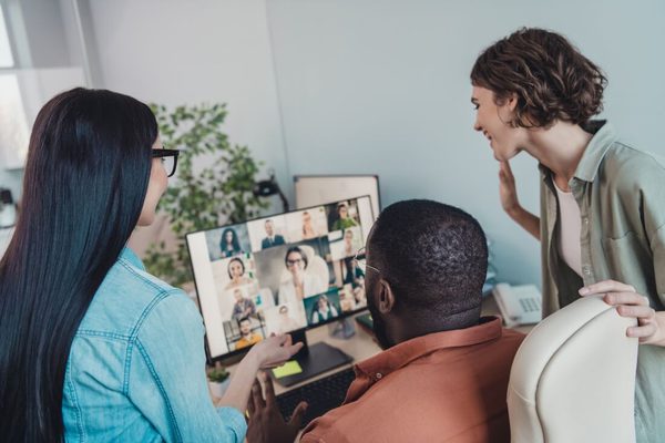 Your Hybrid Meeting Etiquette Guide